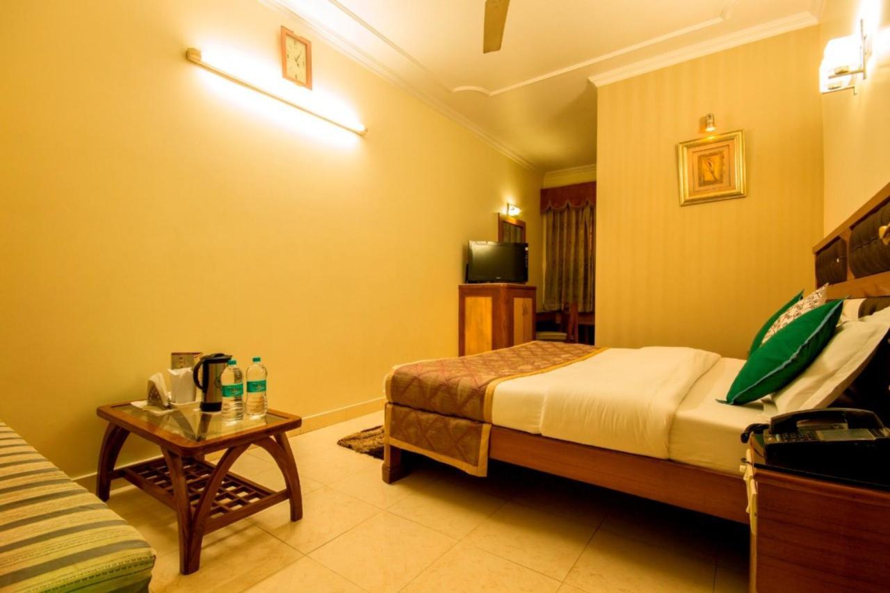 The Aster Karol Bagh Homely Atmosphere New Delhi Exterior foto