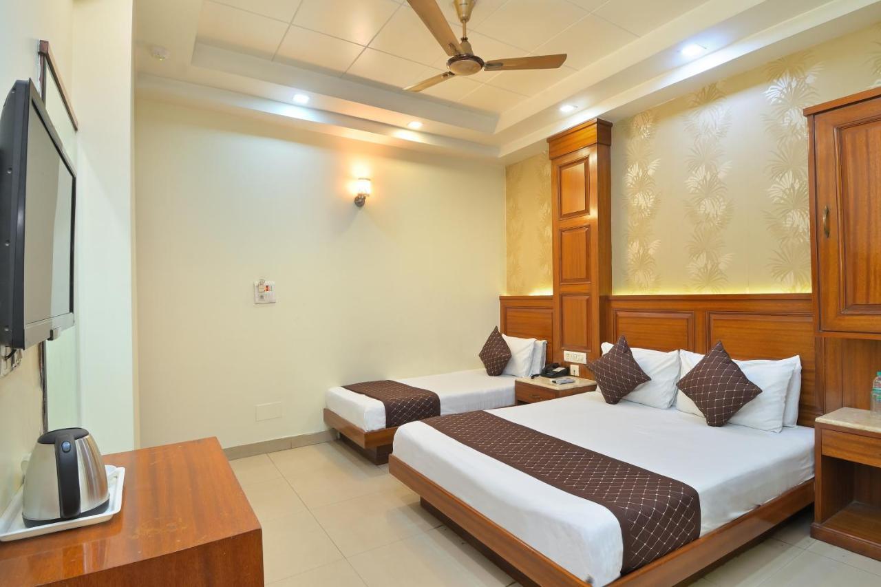The Aster Karol Bagh Homely Atmosphere New Delhi Exterior foto