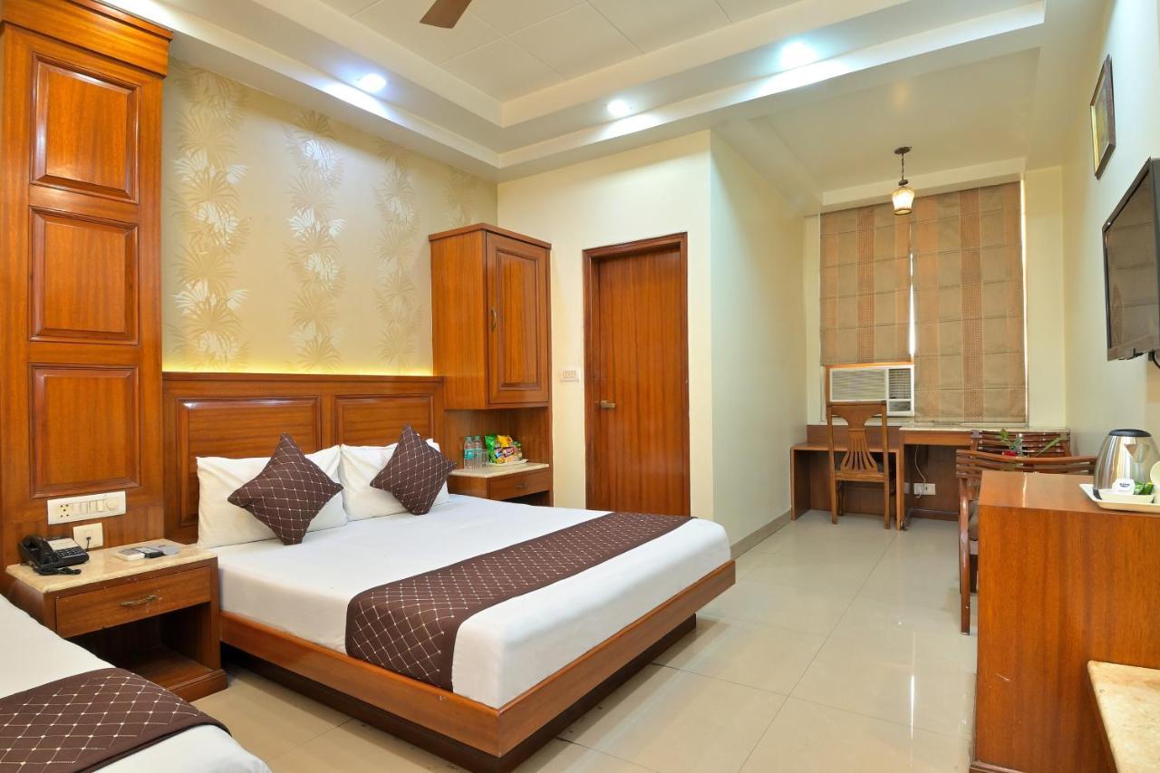 The Aster Karol Bagh Homely Atmosphere New Delhi Exterior foto